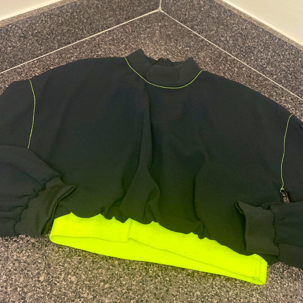 Zara black and neon Cropped shirt